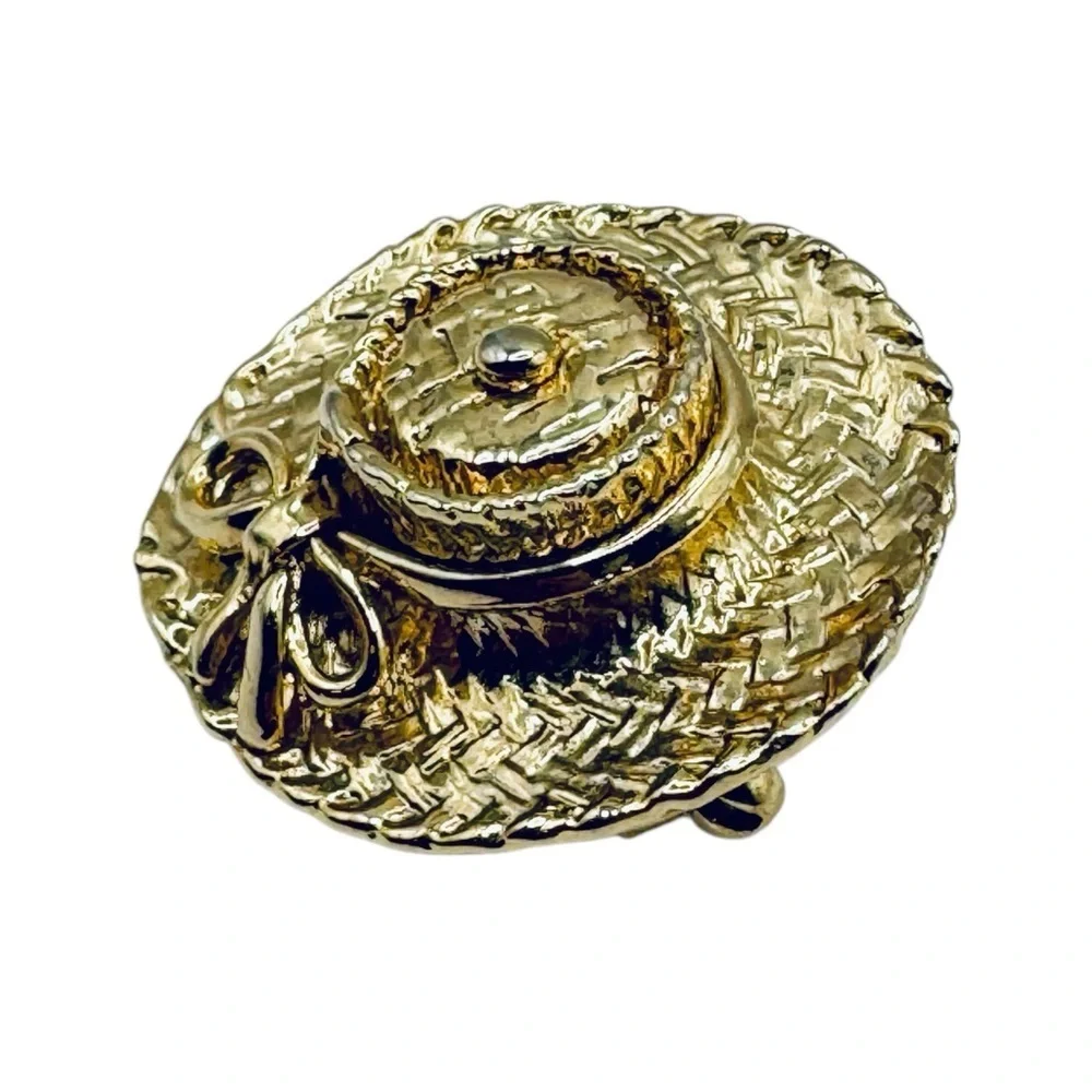 Vintage Gold Tone Straw Hat Brooch Textured Round Statement Pin 2” x 7/8”